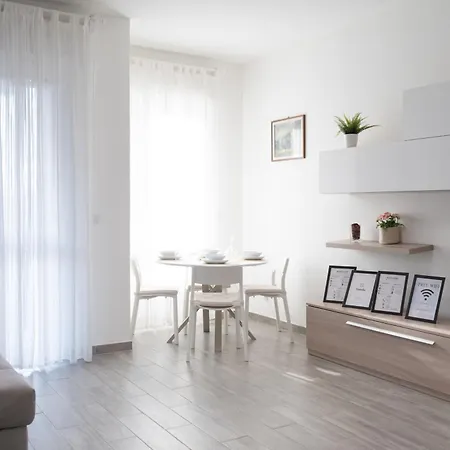 10min Rhofiera & Sansiro - 5min Metro - Ac - Freeparking Apartment Milan