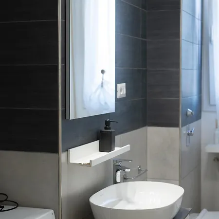 10min Rhofiera & Sansiro - 5min Metro - Ac - Freeparking Apartment Milan